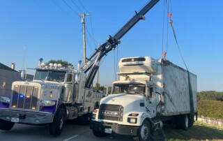 Box Truck Towing In Hutchins Texas | Hbl Towing &Amp; Recovery